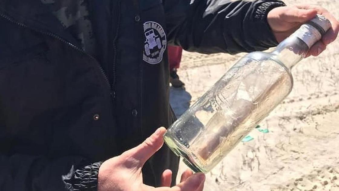 На бразильском пляже нашли бутылку с письмом от советских моряков