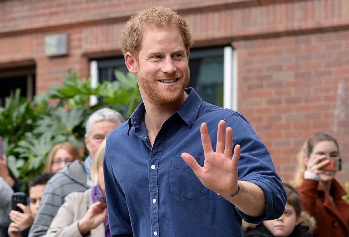 Принц Гарри покинул Англию и отправился в Канаду к жене и сыну, сообщили СМИ