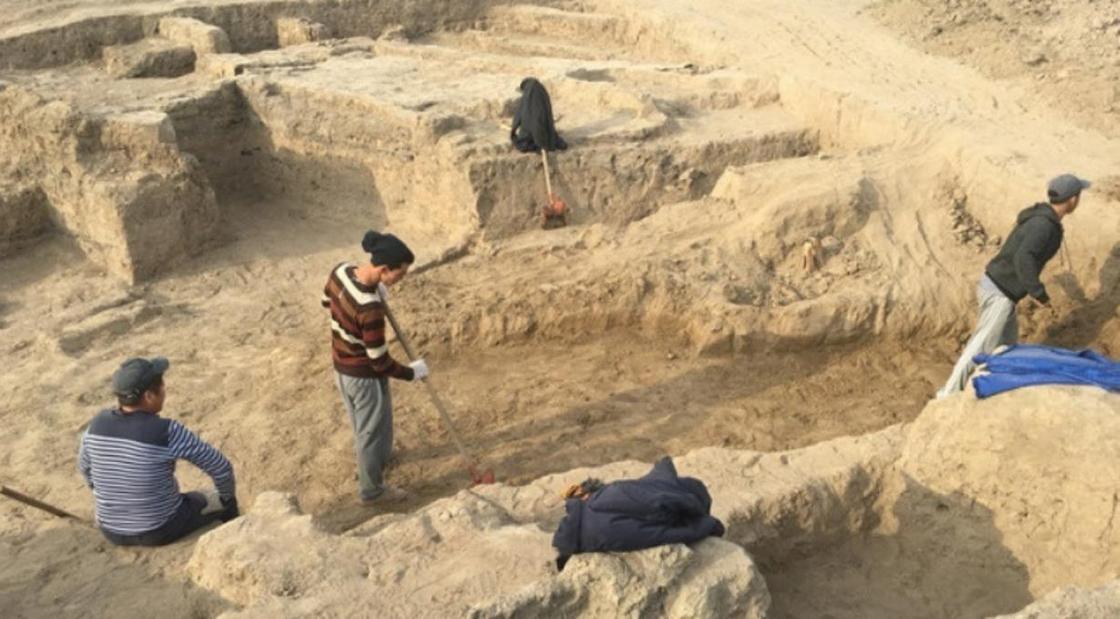 800 древних захоронений нашли археологи в Атырауской области