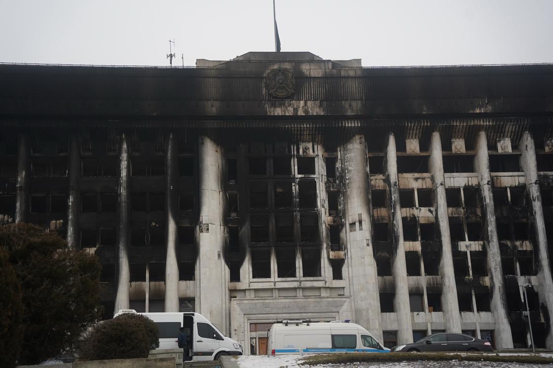 Здание акимата Алматы после пожара