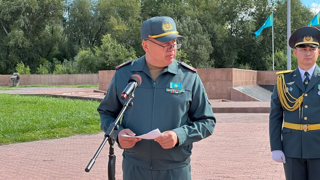 Оралда 20 бозбала абыройлы борышын өтеуге аттанды