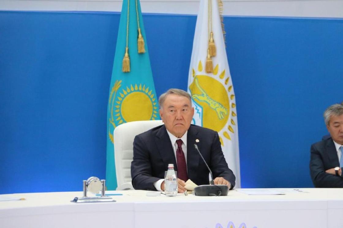 Идет расширенное заседание политсовета Nur Otan с Назарбаевым и Токаевым