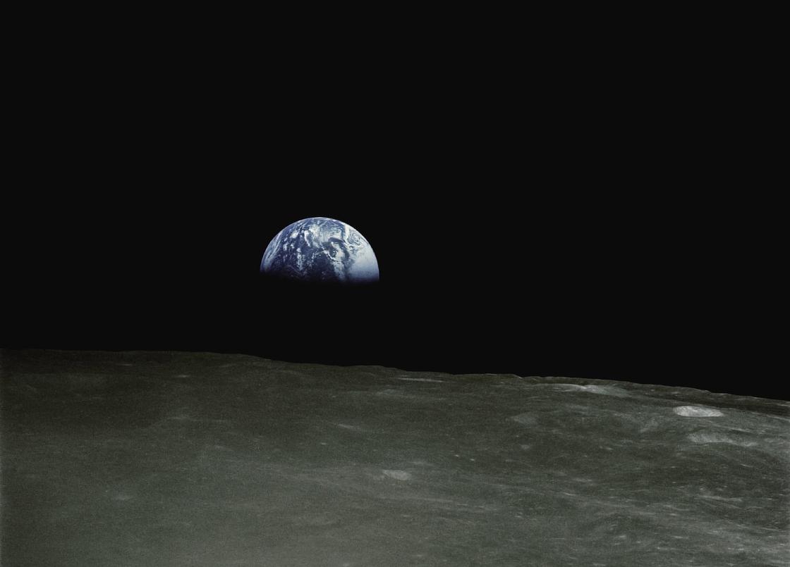 Земля из Луны