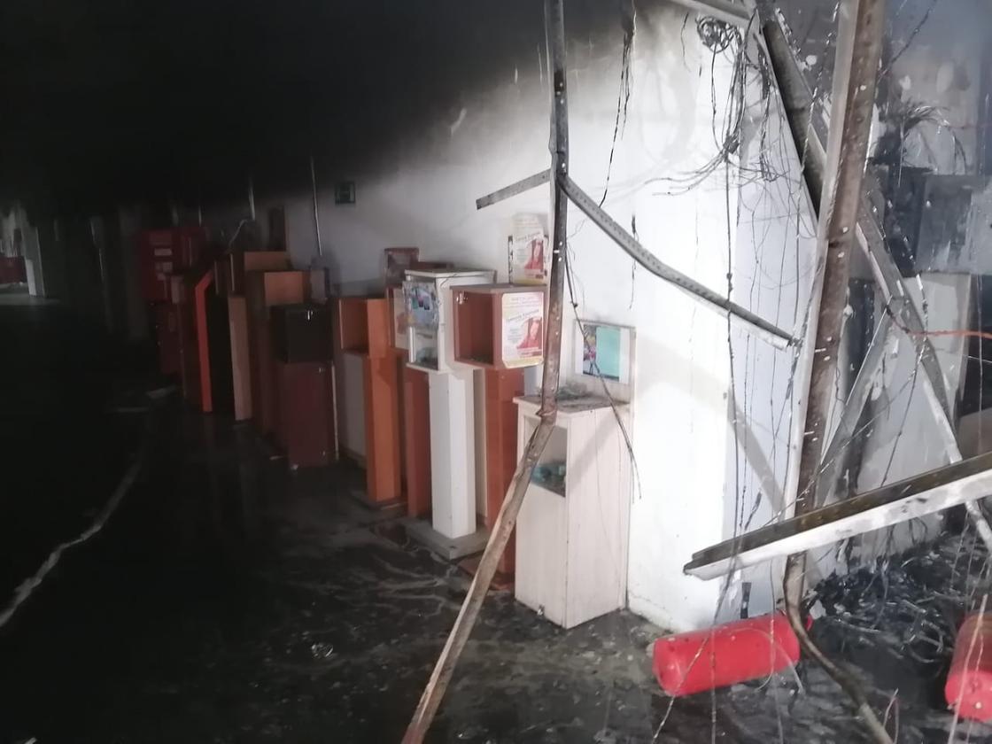 Пожар в торговом доме в Павлодаре