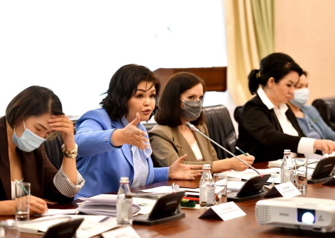Заседание Национальной комиссии по делам женщин и семейно-демографической политике