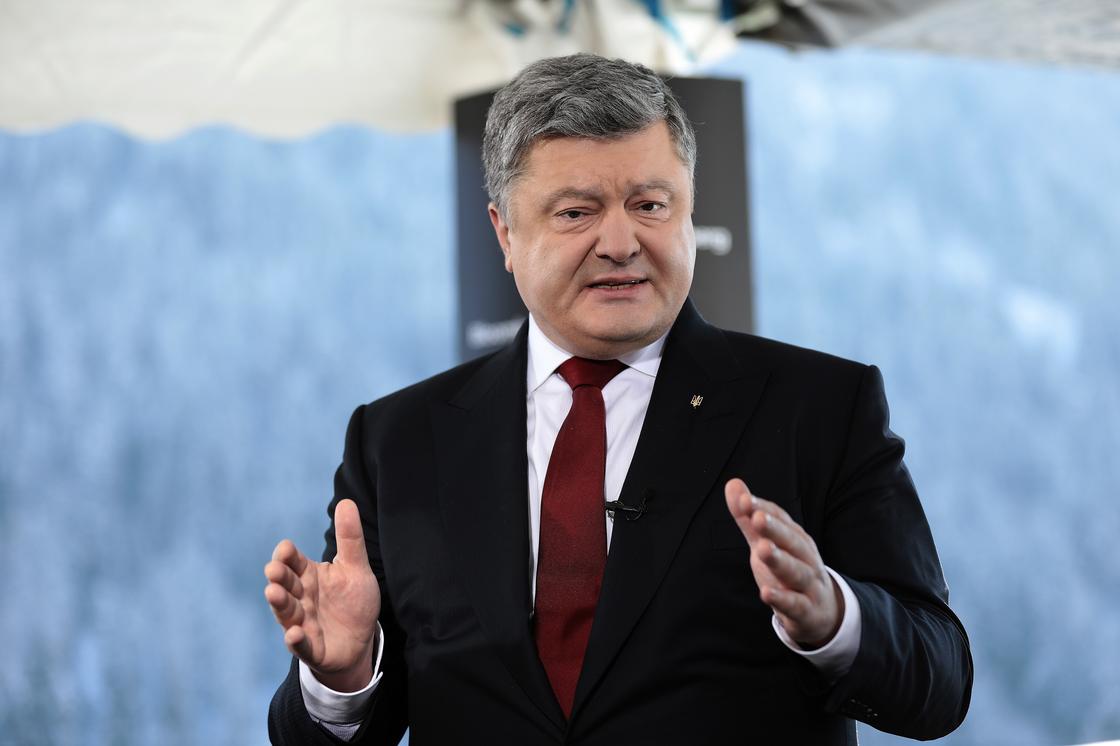 Признанный подозреваемым Порошенко ворвался в офис Генпрокурора (видео) Признанный подозреваемым Порошенко ворвался в офис Генпрокурора (видео)