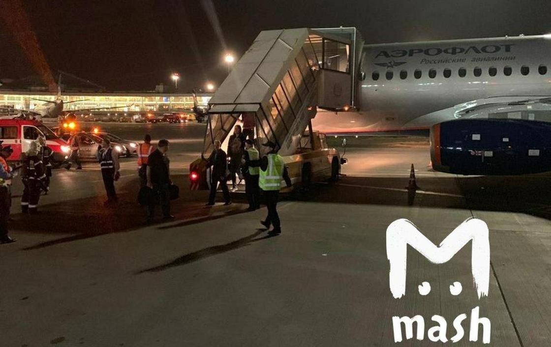 Пассажиров еще одного "Суперджета" эвакуировали в Шереметьево (фото)