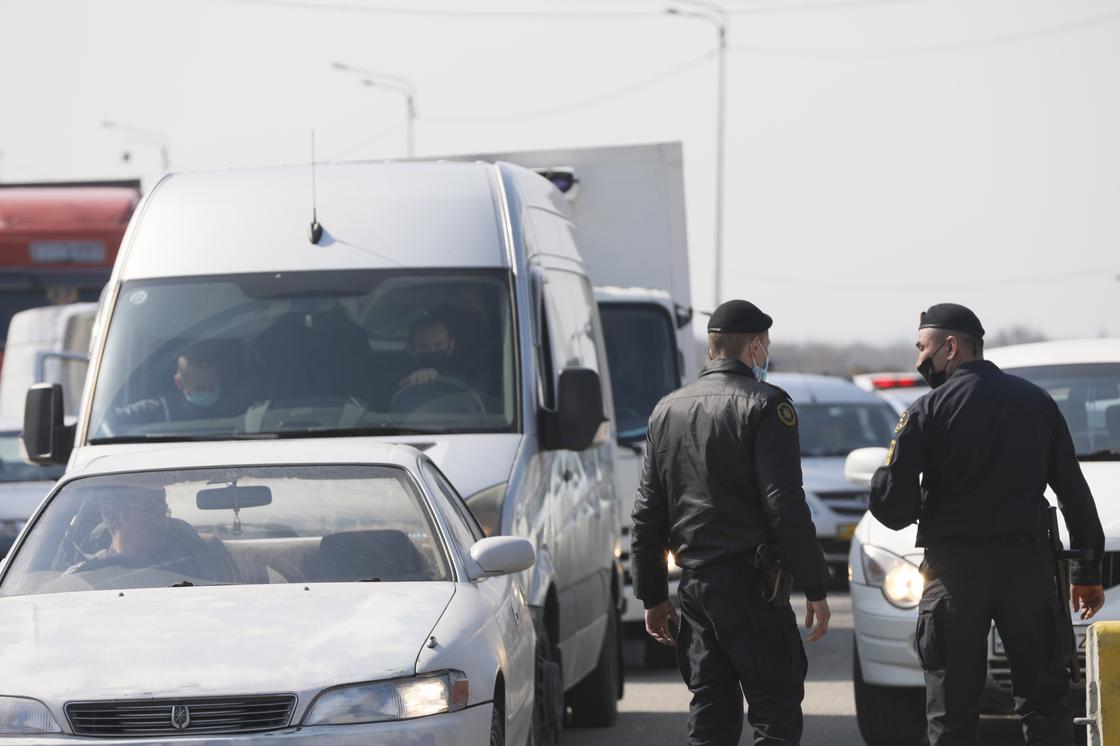 16 пассажиров автобуса, ехавших в Шымкент вместе с зараженным, находятся в розыске