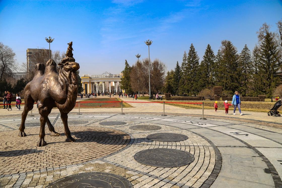 Скульптуру Батырхана Шукенова установят в Алматы (фото, видео)
