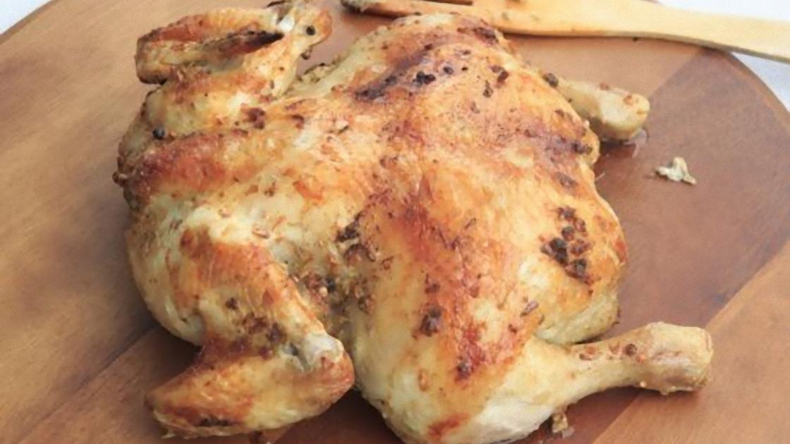 Вареная тушка курицы Вареная тушка курицы