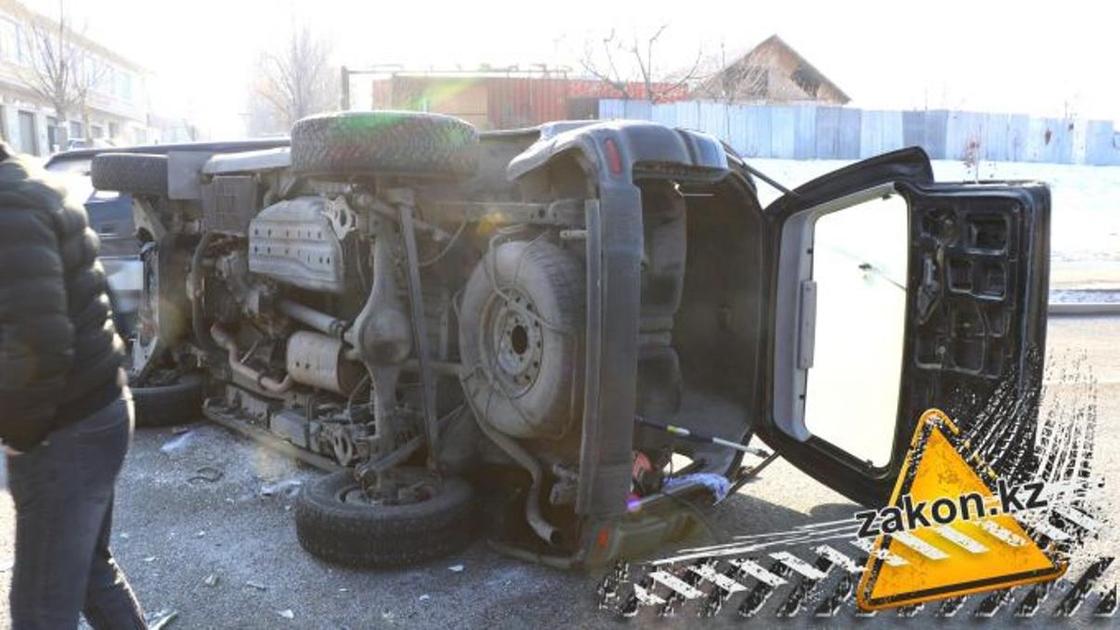Автомобиль с детьми перевернулся в Алматы: стало известно о состоянии здоровья пострадавших Автомобиль с детьми перевернулся в Алматы: стало известно о состоянии здоровья пострадавших
