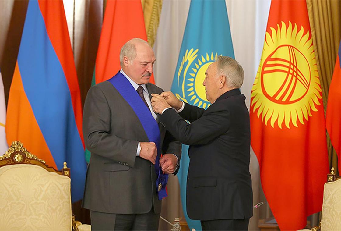 "Могли и поругаться": Лукашенко об отношениях с Назарбаевым
