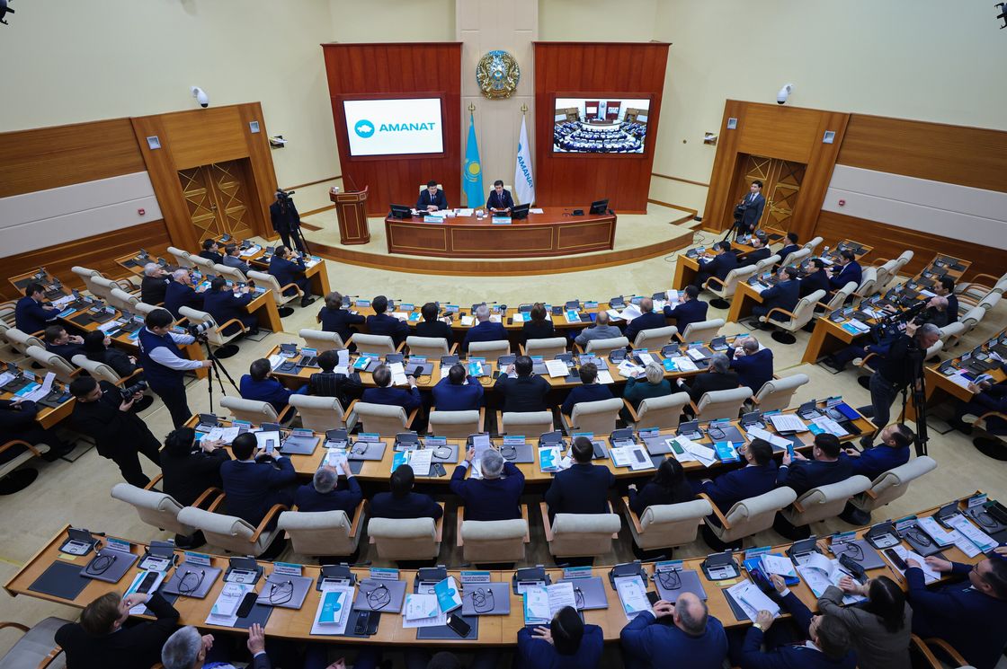 Заседание партии AMANAT