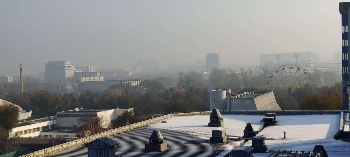 Жуткий смог накрыл Алматы с наступлением холодов (фото)