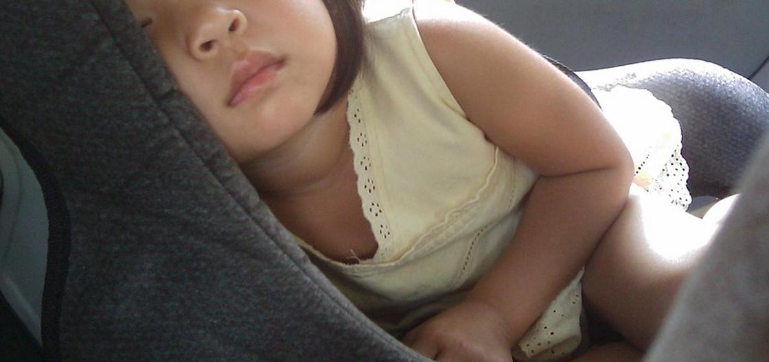 Двухлетняя девочка уснула и 8 месяцев не может проснуться в Караганде