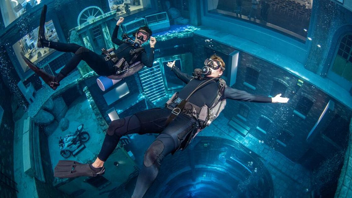 Глубоководный бассейн Deep Dive Dubai Глубоководный бассейн Deep Dive Dubai