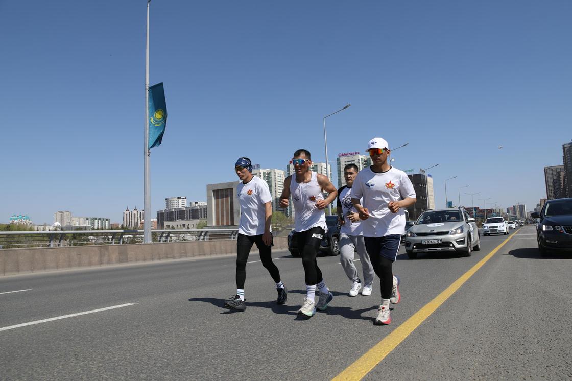 Қарағанды облысынан Астанаға дейін 500 км жүгірген әскери қызметкер рекорд орнатты