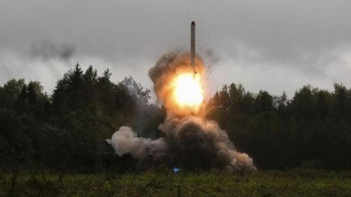 Россия приостанавливает участие в договоре о ракетах средней и меньшей дальности