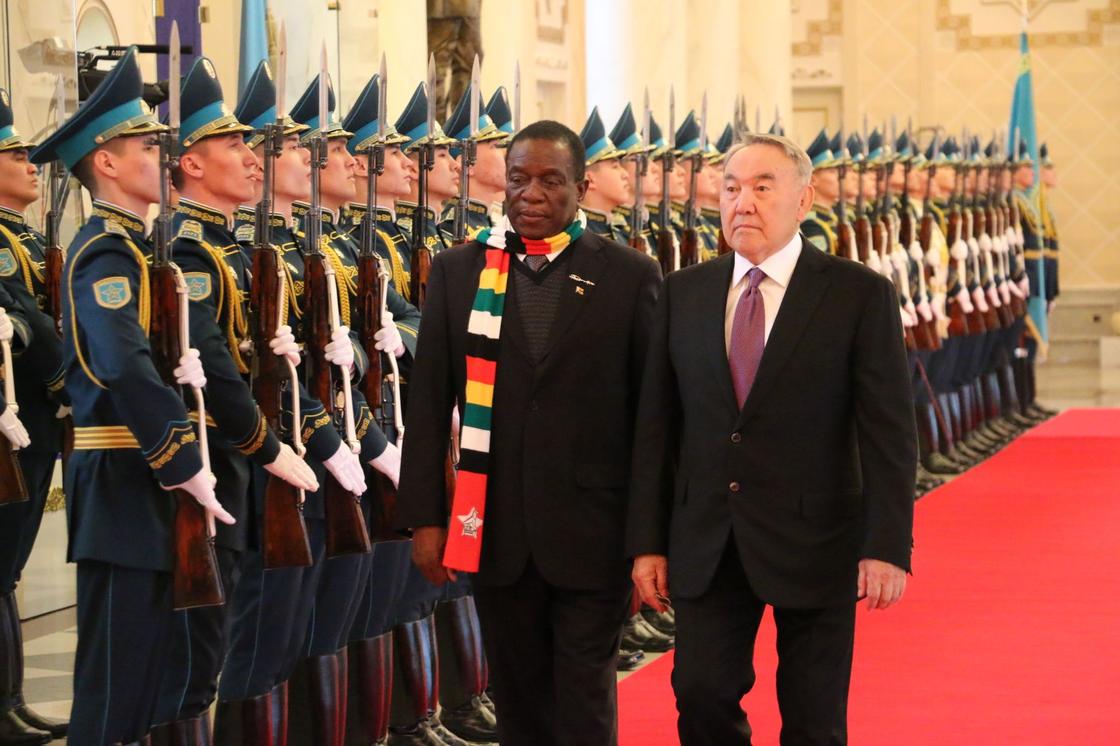 Инвестиции в Африку: Назарбаев принял президента Зимбабве в своей резиденции (фото)