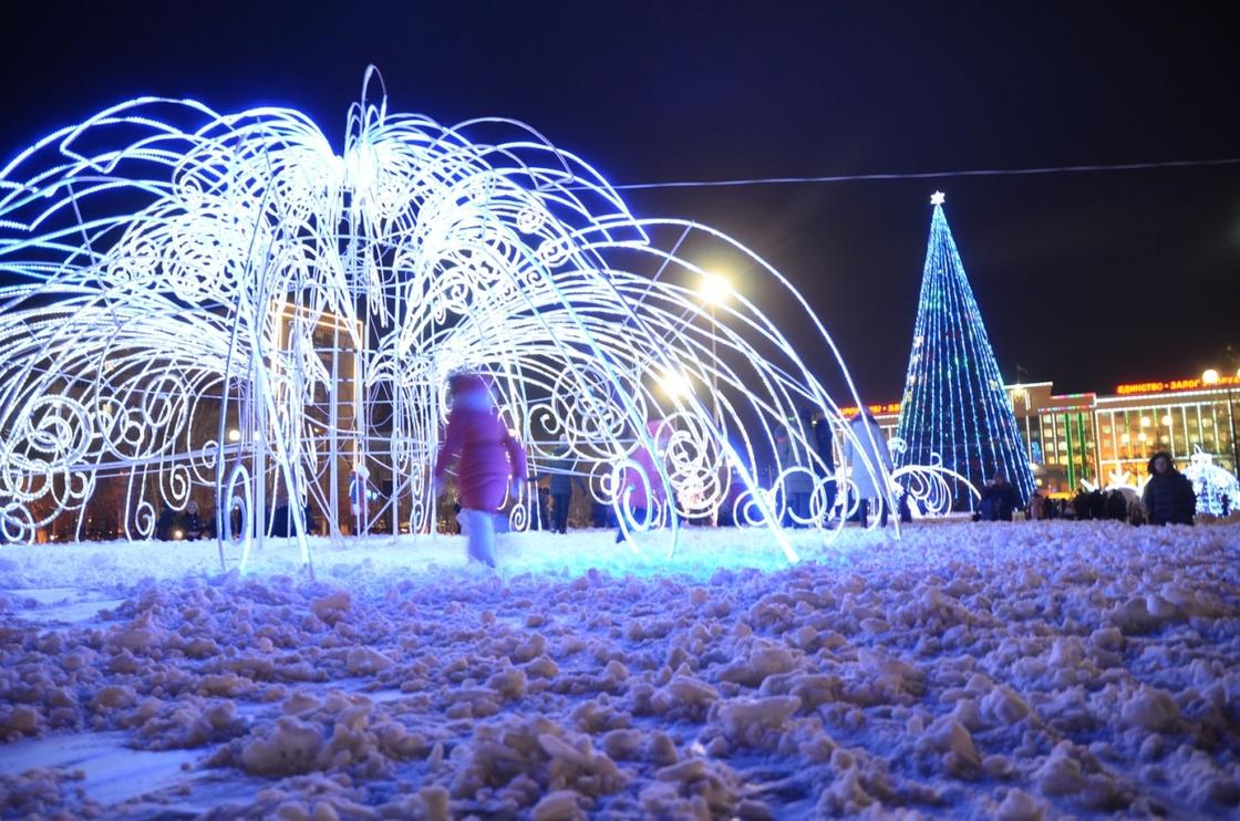 Сколько потратят в городах Казахстана на подготовку к Новому году