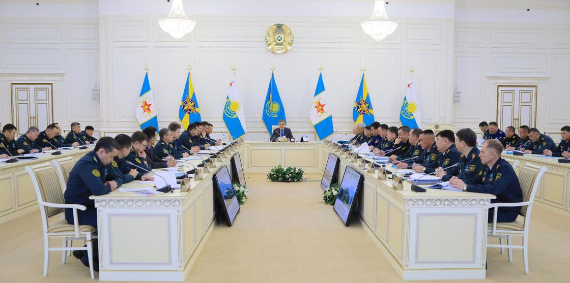 В Вооруженных Силах Казахстана обсудили новые направления развития системы материально-технического обеспечения