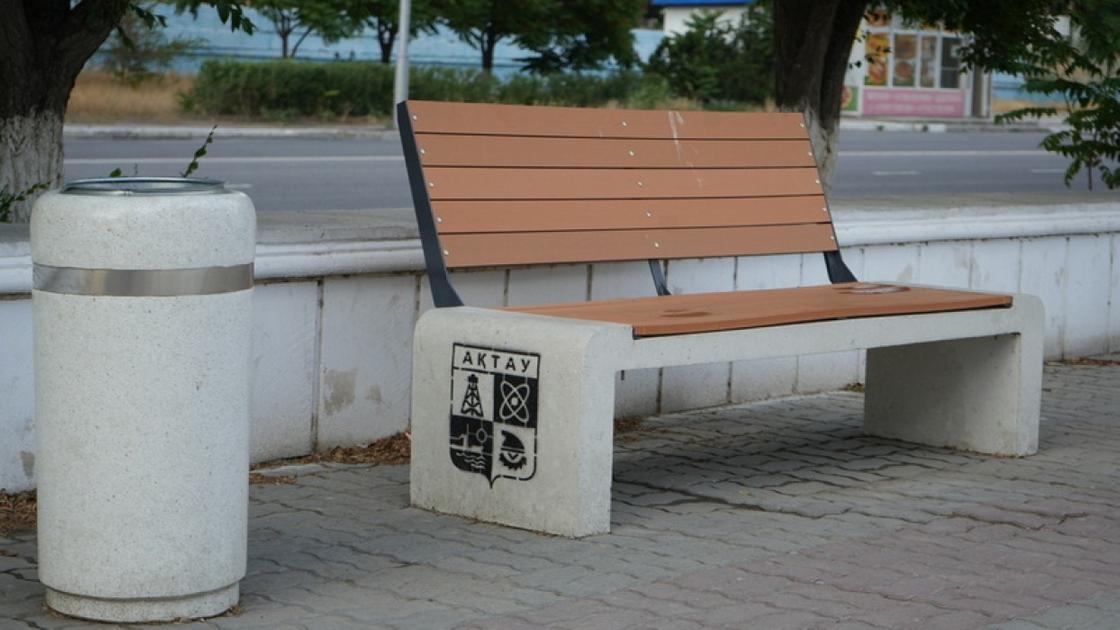 Скамья в Актау Скамья в Актау