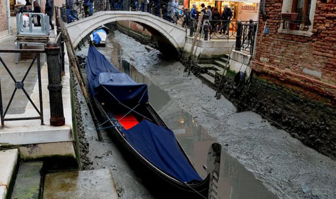 После наводнения в Венеции обмелели каналы