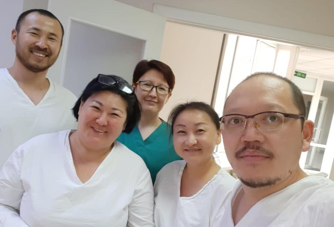 "Видела людей, кто лечился целыми семьями": врачи о борьбе с коронавирусом в Алматы