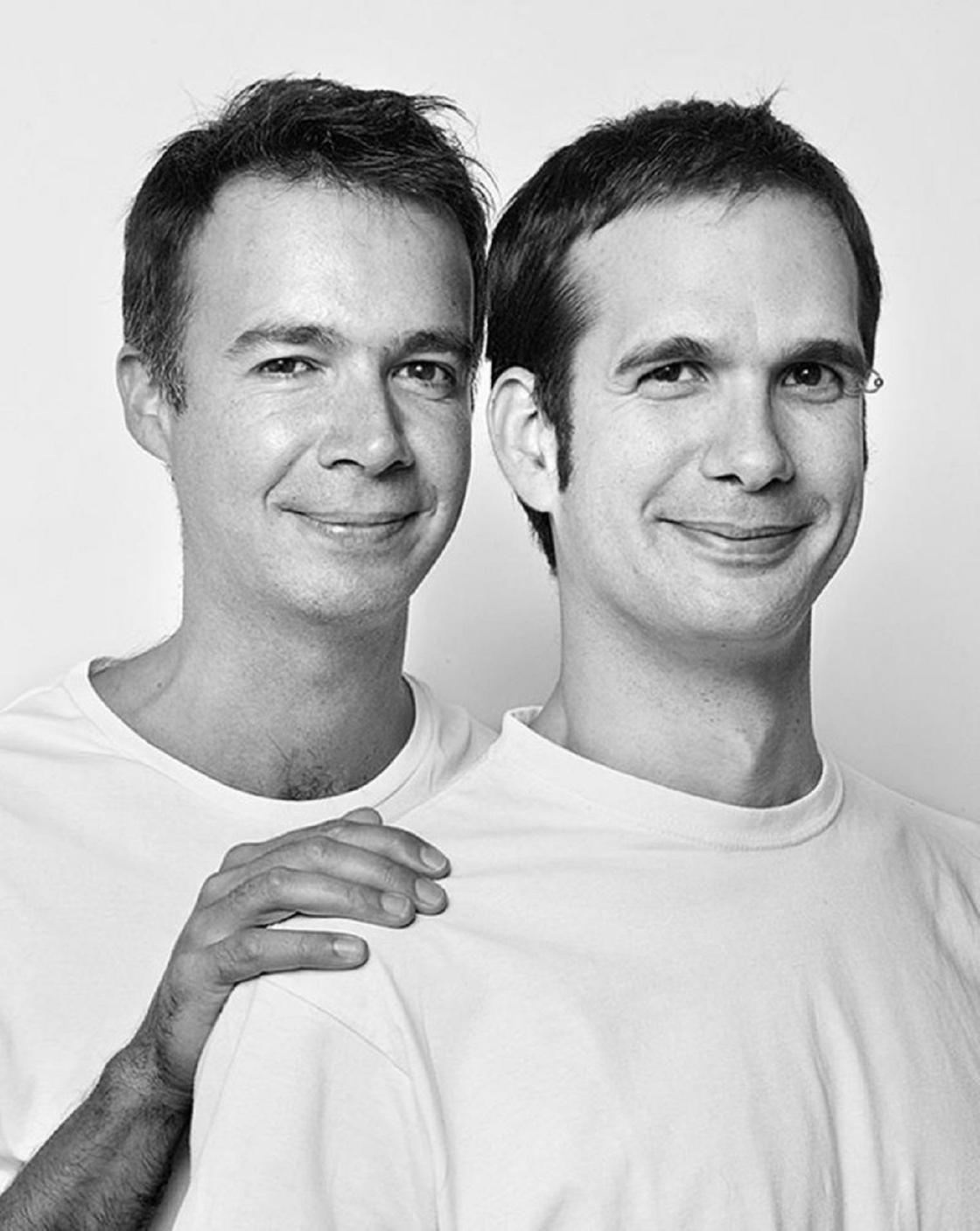 2 человека похожи друг на друга. Франсуа Брюнель двойники. Франсуа Брюнель фотограф. Фотограф двойников Франсуа Брюнель. Похожие люди.
