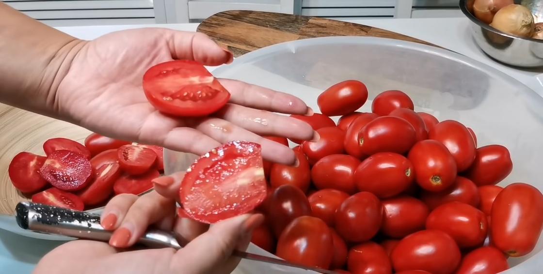 Разделение помидоров на дольки