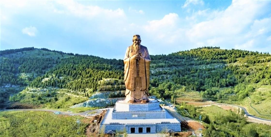 Статуя Конфуция