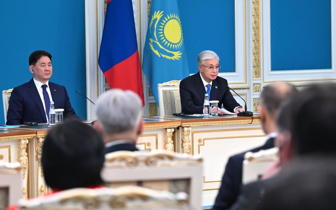 Касым-Жомарт Токаев и Ухнаагийн Хурэлсух