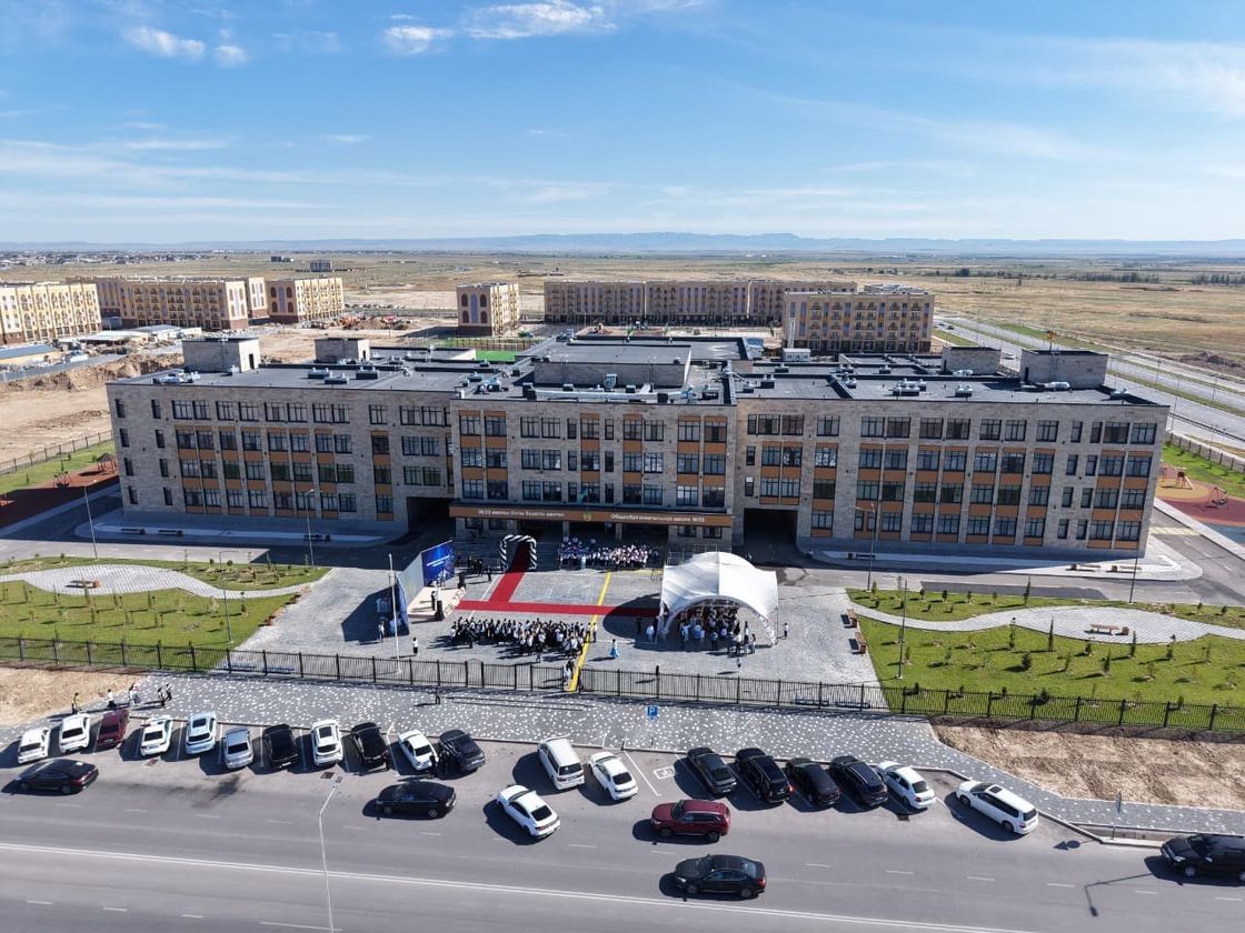 Праздничное мероприятие в общеобразовательной школе №33 города Туркестана