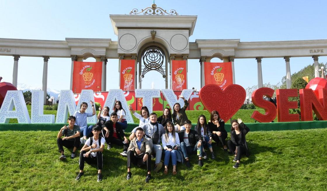 Как в Алматы отметили День города (фото)