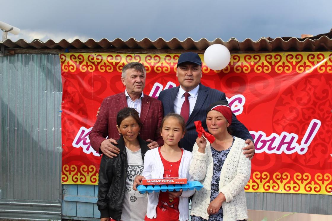 18 домов подарили многодетным малообеспеченным семьям Райымбекского района меценаты Жетысу