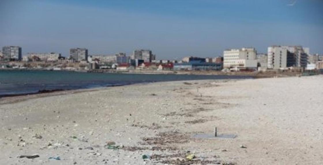 Вызывающую у человека газовую гангрену бактерию обнаружили на городских пляжах Актау