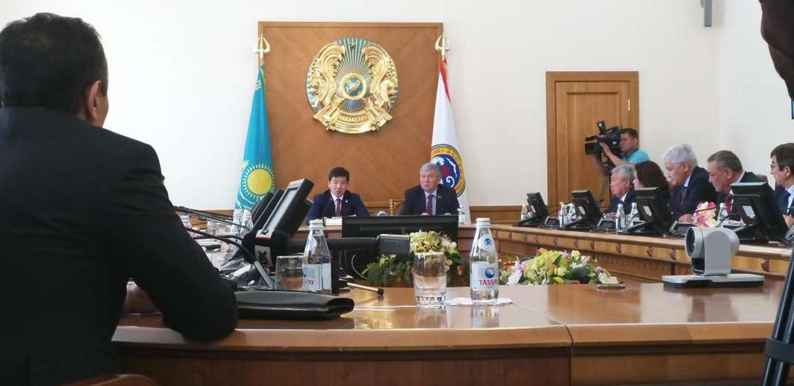 Бауыржан Байбек предложил отложить проект строительства Кок-жайляу и доработать его Бауыржан Байбек предложил отложить проект строительства Кок-жайляу и доработать его
