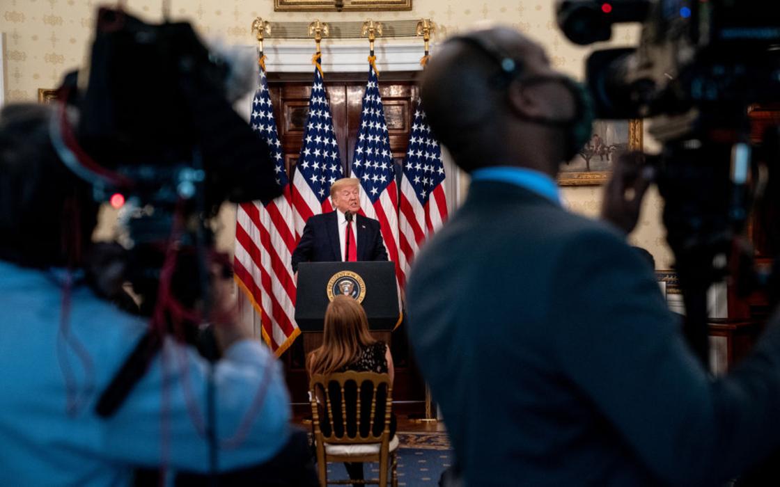 Журналисты Le Monde предрекли конец лидерству США из-за пандемии COVID-19 Журналисты Le Monde предрекли конец лидерству США из-за пандемии COVID-19