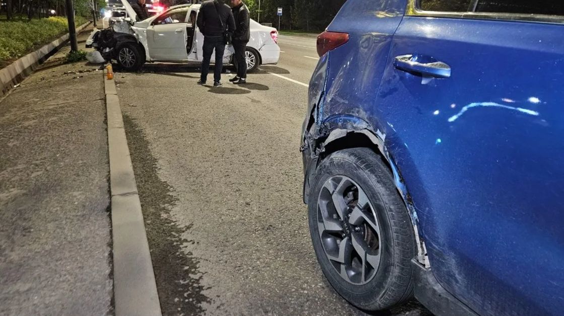 Автомобиль попал в аварию