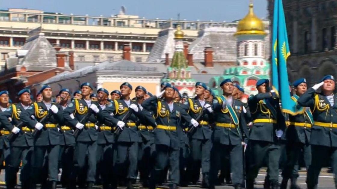 Военнослужащие Казахстана промаршировали на параде Победы в Москве