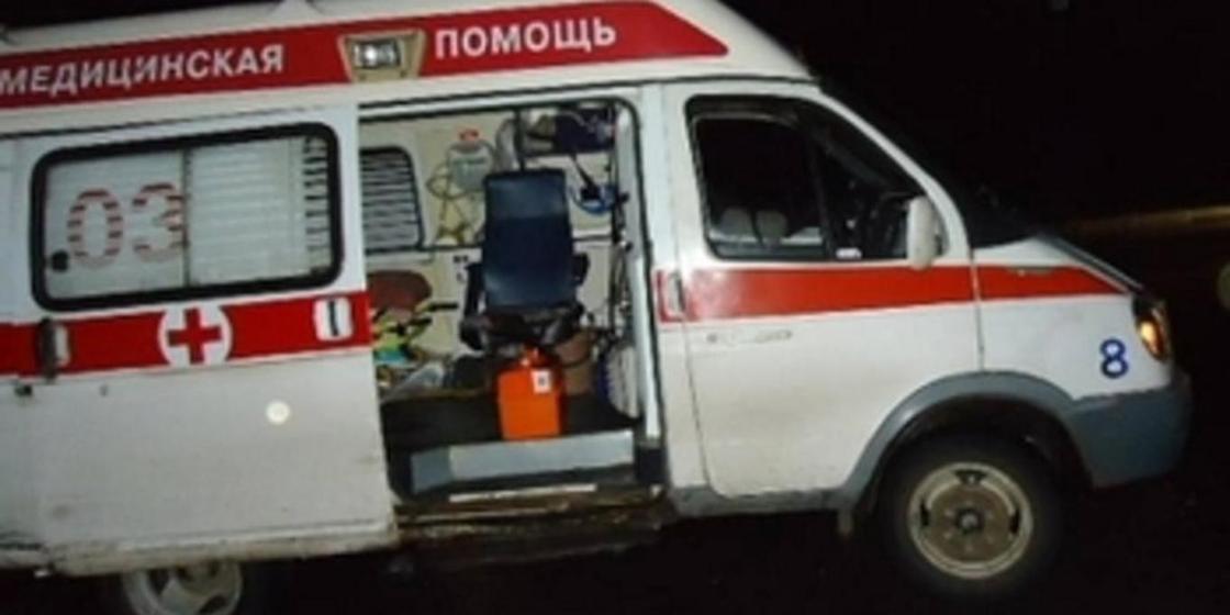 Павлодарда ер адам жедел жәрдем дәрігерлерін үйіне қамап, шығармай қойды Павлодарда ер адам жедел жәрдем дәрігерлерін үйіне қамап, шығармай қойды