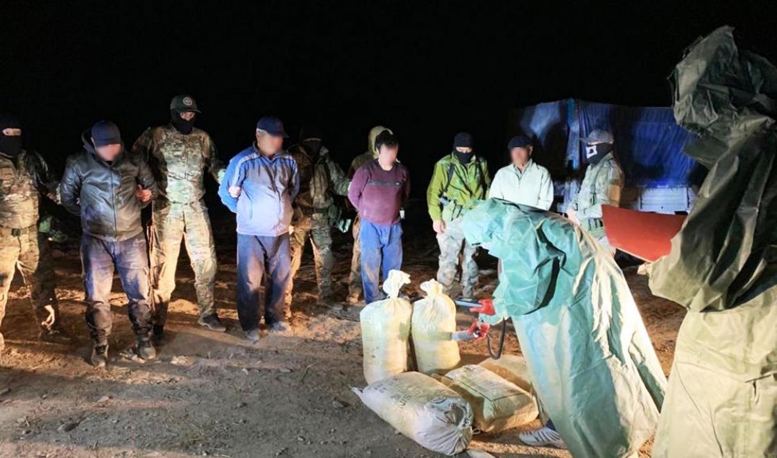 Около 250 кг уранового концентрата пытались продать злоумышленники в Кызылординской области (фото)
