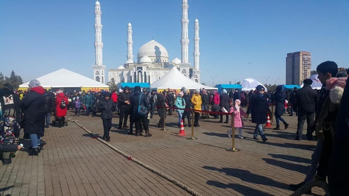 Астаналықтар Наурыз мерекесін дүркіретіп атап өтті (фото, видео)