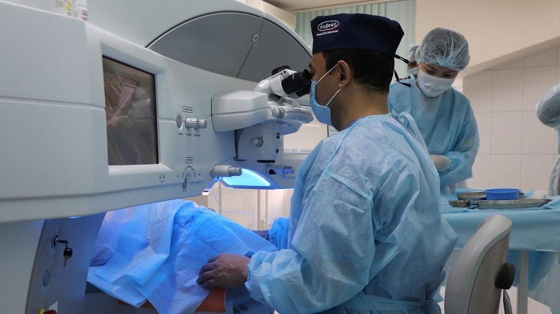 Первую лазерную операцию по коррекции кератоконуса провели в Казахстане