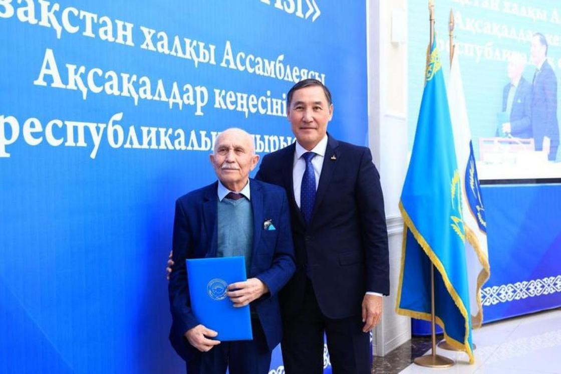Заседание Ақсақалдар кеңесі Заседание Ақсақалдар кеңесі