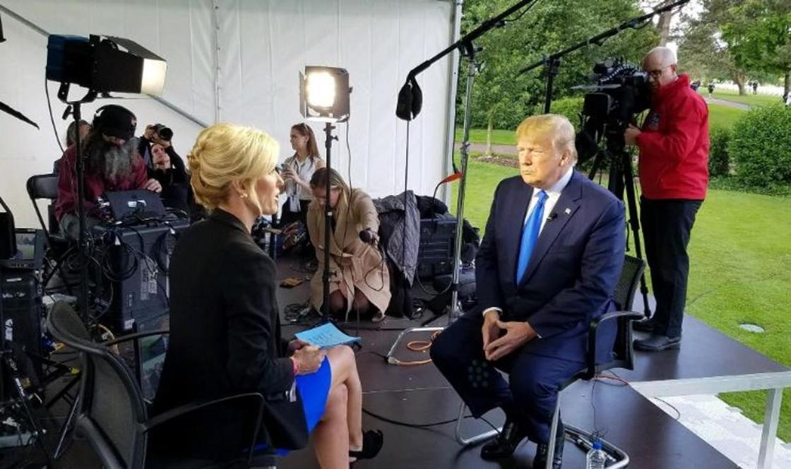 Трамп достал из пиджака секретный документ, помахал им и раскрыл его детали Трамп достал из пиджака секретный документ, помахал им и раскрыл его детали