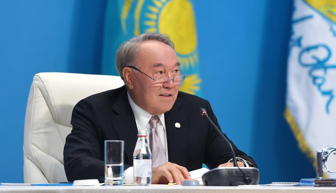 "Не менее 30 процентов женщин": Назарбаев о предвыборных списках маслихат