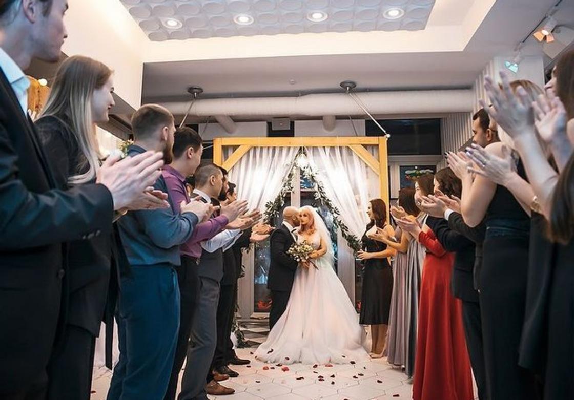 сын министра казахстана вышел замуж за мужчину