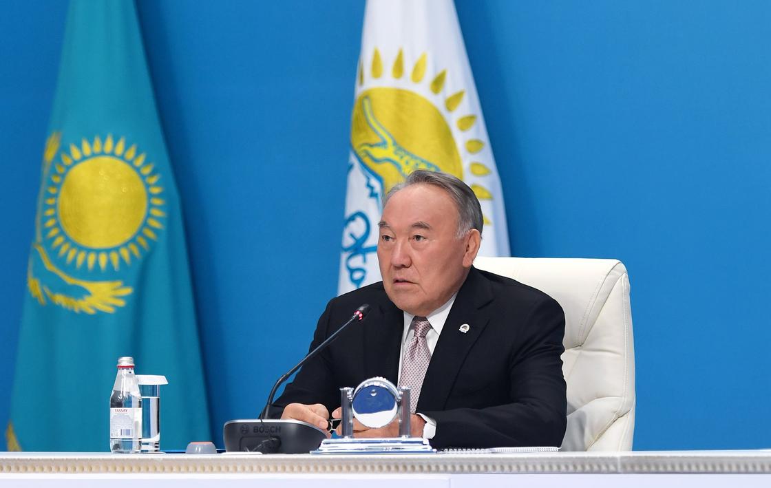 Заседание Nur Otan с Назарбаевым отменили из-за коронавируса