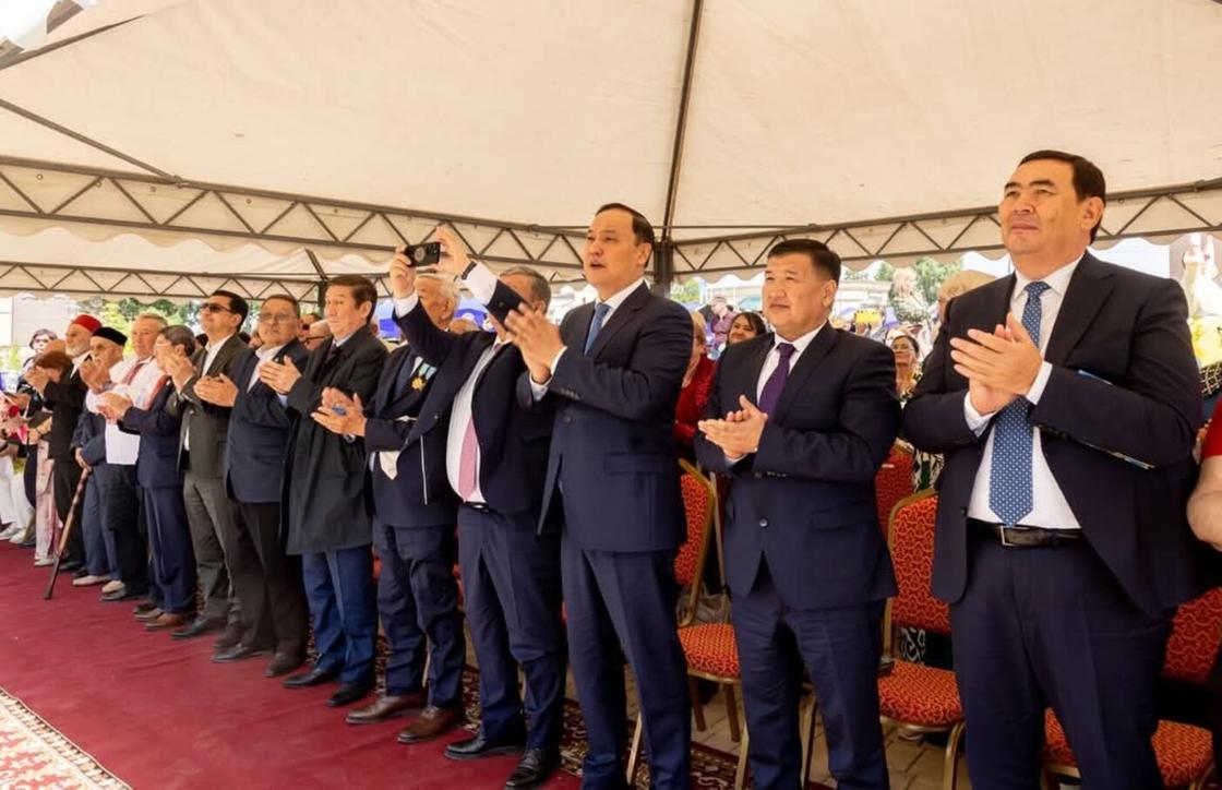 1 мамыр 1 мамыр